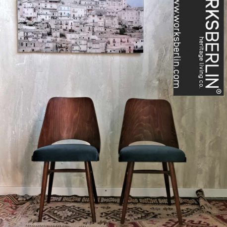 Set of 2 vintage chairs by Oswald Haerdtl