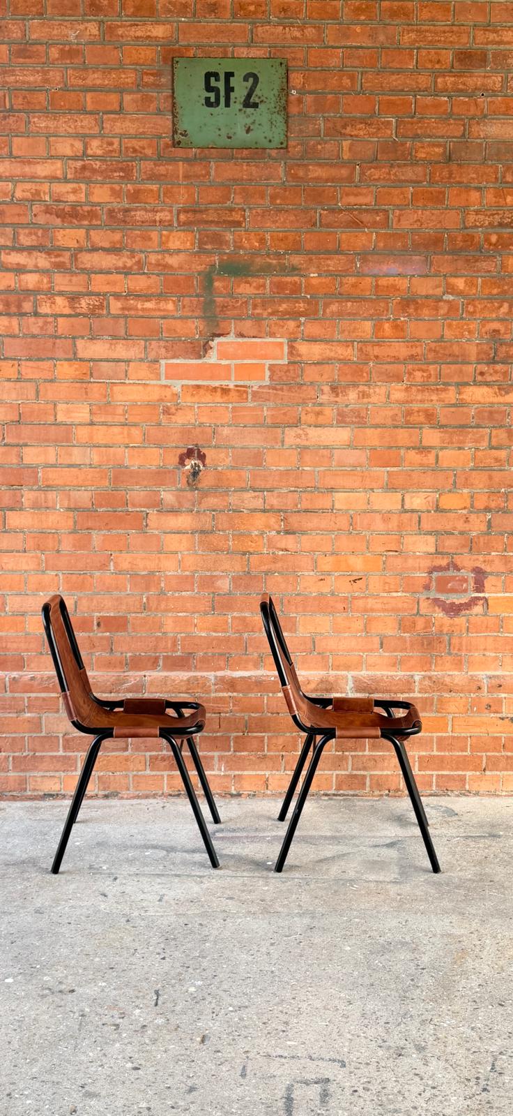 Charlotte Perriand Stühle 2er Set | Original Les Arcs Chair Cognac Kernleder Dal Vera 70s Charlotte Perriand Stühle 2er Set | Original Les Arcs Chair Cognac Kernleder Dal Vera 70s