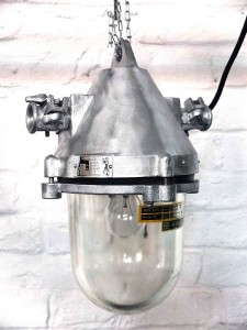 Aufgearbeitete Fabriklampen - Bunkerlampen
