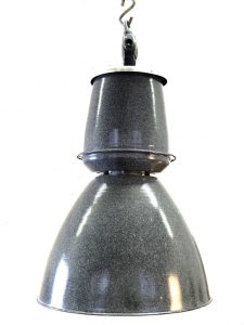 Klassische Industrielampe- Fabriklampen, Industrielampen bei worksberlin.com kaufen. worksberlin restauriert und verkauft klassische fabriklampen, industrielampen für private und gewerbliche einrichtungsprojekte. alle unsere Industrielampen/ Fabriklampen entsprechen den geltenden VDE Normen, fabriklampen berlin, Klassische Industrielampe, Industrielampen, fabriklampen, industrielampen einrichtungsprojekte