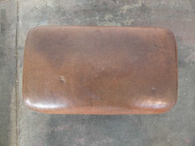 Sprungbock, Sprungböcke, Turnbock, Turnböcke, Hocker, Leder Hocker, Industriedesign, Industrie design, Vintage möbel berlin, Fabrikdesign, Loftdesign, Möbel für Loft, Möbel für Lofts, vinatage industriemöbel, vintage industrie möbel, worksberlin, works berlin, shabbychic, shabby chic
