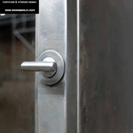 Arztvitrine, Metallschrank, vintage Arztvitrine, alte Arztvitrine, abgebeizte Arztvitrine, Industrievitrine, industrielle vitrine, vintage metallschrank, vintage industriescrank, industrieller schrank, industrielle vitrine, abgebeizte arztvitrine