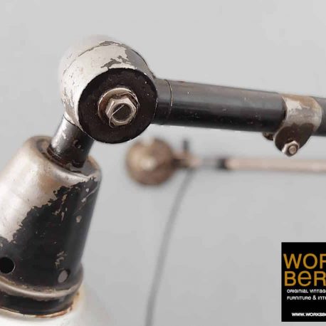 vintage Scherenlampe, industrie scherenlampe, Reif Schreibtischlampe, vintage scherenlampe, scherenlampe industriedesign, industrielle scherenlampe,möbel industriedesign, vintage industriedesign, works berlin, industrial urban furniture, urban industrial furniture berlin, works berlin, midgard