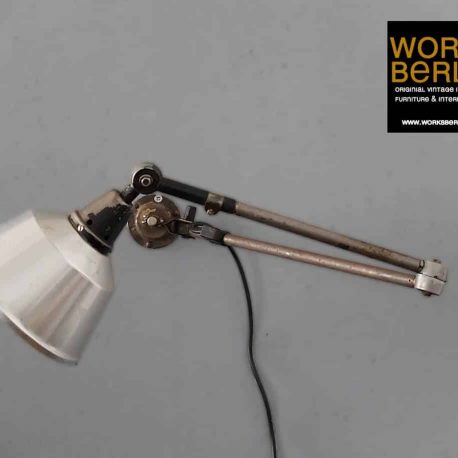 vintage Scherenlampe, industrie scherenlampe, Reif Schreibtischlampe, vintage scherenlampe, scherenlampe industriedesign, industrielle scherenlampe,möbel industriedesign, vintage industriedesign, works berlin, industrial urban furniture, urban industrial furniture berlin, works berlin, midgard