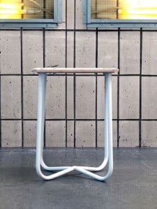 Industriehocker, industrie barhocker, industrie beistelltisch, industrielle hocker, industrielle barhocker, industrielle hocker, industrielle barhocker, fabrikhocker, industriedesign hocker, industriedesign barhocker, industrielle bareinrichtung, industriedesign hocker, industriedesign stuhl, industrieller stuhl, industriedesign möbel