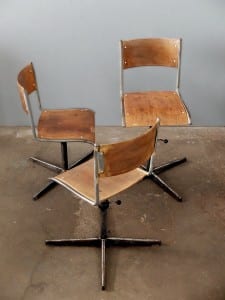 Fabrikstuhl, vintage fabrikstuhl, vintage industriedesign möbel, fabriklampen, vintage stuhl, shabbychic stuhl, vintage werkstattstuhl, vintage architektenstuhl, vintage architekten stuhl, vintage drehstuhl, vintage fabrikstuhl, industriestuhl, fabrikstühle, industriestühle, Arzthocker, arzt hocker, vintage metall hocker, metall hocker, höhenverstellbarer metallhocker, höhenverstellbarer arzthocker
