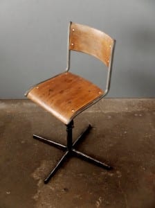 Fabrikstuhl, vintage fabrikstuhl, vintage industriedesign möbel, fabriklampen, vintage stuhl, shabbychic stuhl, vintage werkstattstuhl, vintage architektenstuhl, vintage architekten stuhl, vintage drehstuhl, vintage fabrikstuhl, industriestuhl, fabrikstühle, industriestühle, Arzthocker, arzt hocker, vintage metall hocker, metall hocker, höhenverstellbarer metallhocker, höhenverstellbarer arzthocker