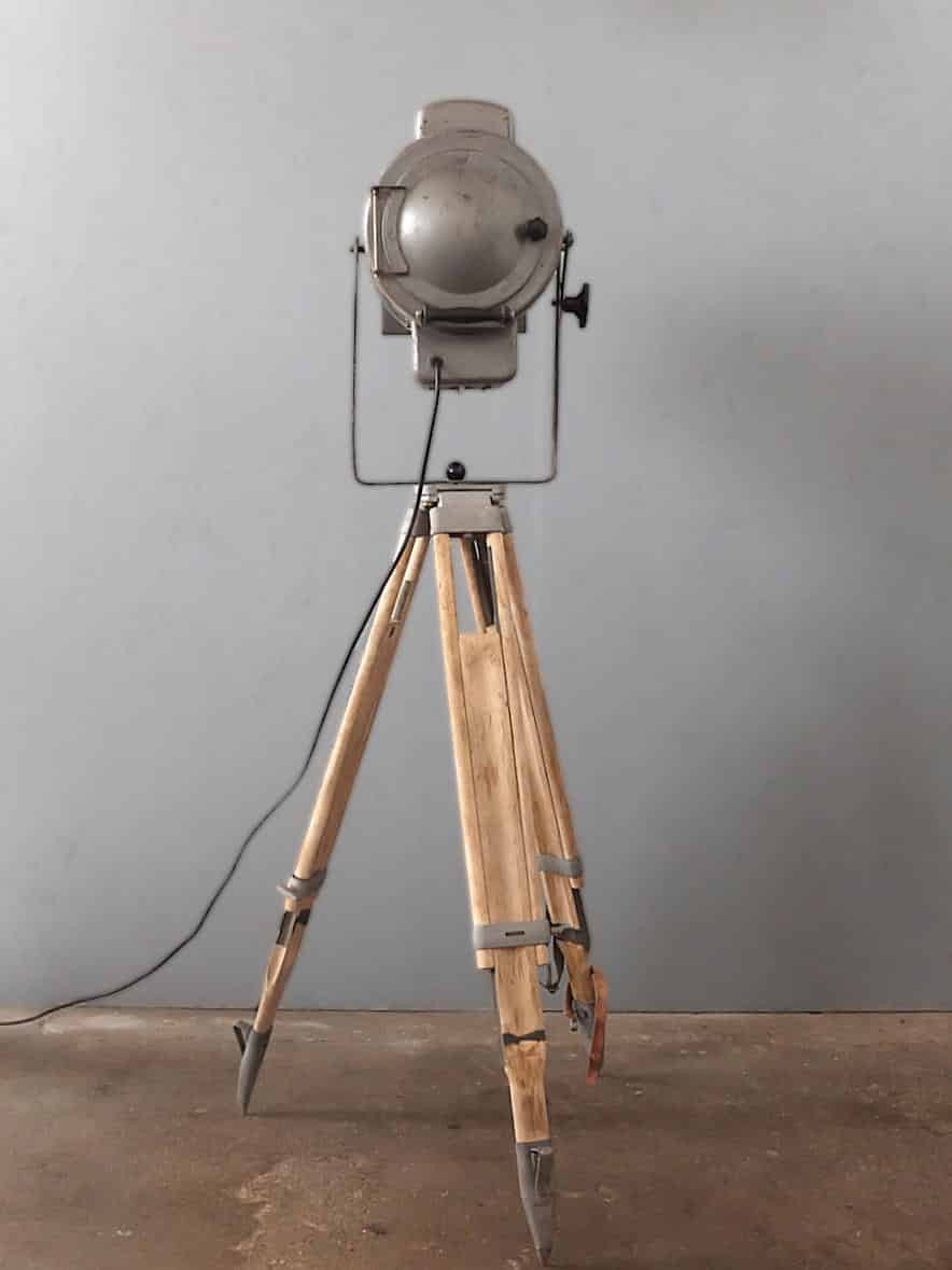 Vintage Filmscheinwerfer als vintage Stehlampe - fabriklampen alt & echt