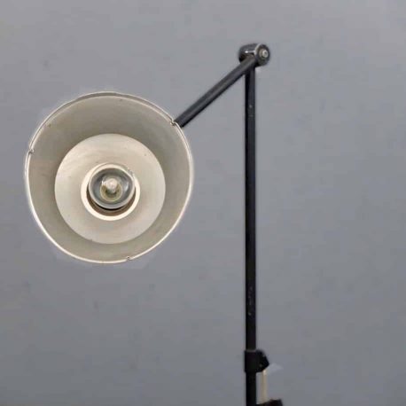 vintage scherenlampe, scherenlampe industriedesign, industrielle scherenlampe,möbel industriedesign, vintage industriedesign, works berlin, industrial urban furniture, urban industrial furniture berlin, works berlin, midgard