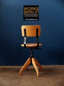 Vintage Fabrikstühle von Ama Elastik, Industrie Design möbel, industrial furniture, Industriemöbel und Fabriklampen und Industrieleuchten worksberlin kaufen, industrial chairs, fabrikstühle alt kaufen, fabrikstühle, vintage fabrikstühle kaufen, industriestühle kaufen, industrielle stühle kaufen, industriedesign stühle kaufen, vintage industrial chairs, vintage industrial design furniture,