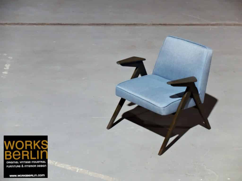 This vintage mid-century armchair ist completely refurbished. Buy vintage mid-century furniture and industrial furniture at worksberlin.com
