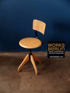Vintage Fabrikstühle von Ama Elastik, Industrie Design möbel, industrial furniture, Industriemöbel und Fabriklampen und Industrieleuchten worksberlin kaufen, industrial chairs, fabrikstühle alt kaufen, fabrikstühle, vintage fabrikstühle kaufen, industriestühle kaufen, industrielle stühle kaufen, industriedesign stühle kaufen, vintage industrial chairs, vintage industrial design furniture,