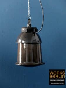 Vintage Industrieleuchten - echte Industrielampen - echte Industriemöbel kaufen - feinstes Angebot an Industriedesign Möbel - online & in Berlin kaufen, Vintage Industrieleuchten, alte Fabriklampen, vintage industrial lights, vintage factory lights, retro lampen kaufen