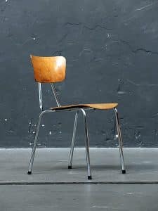 mid century stabelbare stühle, mid century stühle kaufen, industrielle mid century stühle, industrielle stühle kaufen, retro stühle kaufen, mid century modern chairs, industriedesign stühle kaufen, vintage industriestühle kaufen, industriechic stühle kaufen, Diese Midcentury-Stühle stammen aus Skandinavien und überzeugen bis heute mit ihrem klaren und unaufdringlichen Design. Klassische Alleskönner im Büro, am Besprechungstisch, am Esstisch oder einfach solitär im Raum