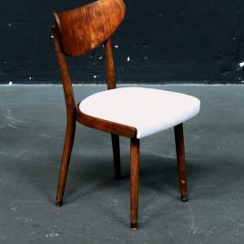 vintage Stühle klassisch, Klassischer Vintage Stuhl - Industriedesign Möbel - Retro Möbel - Fabriklampen und industrielle Accessoires bei worksberlin.com kaufen