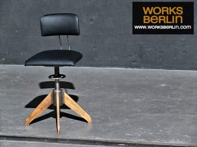Vintage ROWAC/ BEMEFA Stuhl und weitere vintage Industriemöbel kauft man bei worksberlin.com. Vintage Fabriklampen kauft man auch bei worksberlin.com