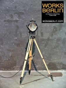 Vintage Filmscheinwerfer, Filmscheinwerfer, Filmscheinwerfer, filmscheinwerfer alt, filmscheinwerfer retro, industrial filmscheinwerfer, theaterscheinwerfer vintage, theaterscheinwerfer alt, filmscheinwerfer kaufen, fabriklampen, fabriklampe, fabriklampen vintage, industrielampen, industrielampen vintage, industrial lampen, industrial stehlampen, industrial chic stehlampen, industrial hängelampen, fabriklampen online, fabriklampe online, fabriklampen online kaufen, filmscheinwerfer online kaufen, industriebeleuchtung für gastronomie, industrial beleuchtung gastronomie