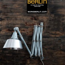 Große Midgard Scherenlampe - vintage Fabriklampen & echte Industriemöbel bei worksberlin online kaufen. works berlin bietet stylische, echte Fabriklampen an