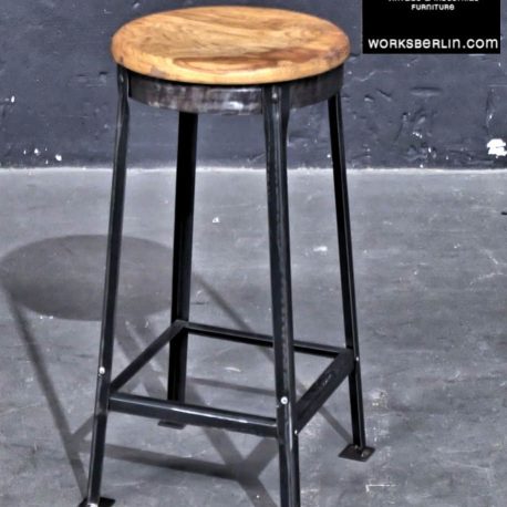 Industrieller Hocker – perfekt als Tresenhocker