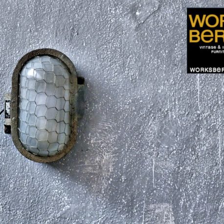 Industriedesign Wandlampe - echte vintage Bunkerlampen