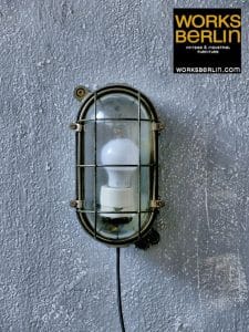 Vintage EX Fabrik Bunker Industrie Lampen - bei works berlin
