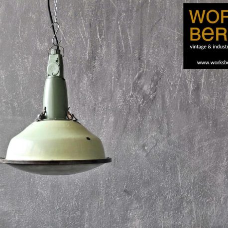 Fabriklampen restauriert mit Glas
