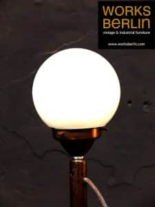 Tischlampe im industrial style