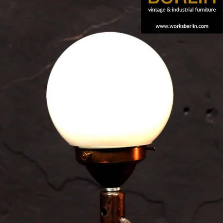 Tischlampe im industrial style