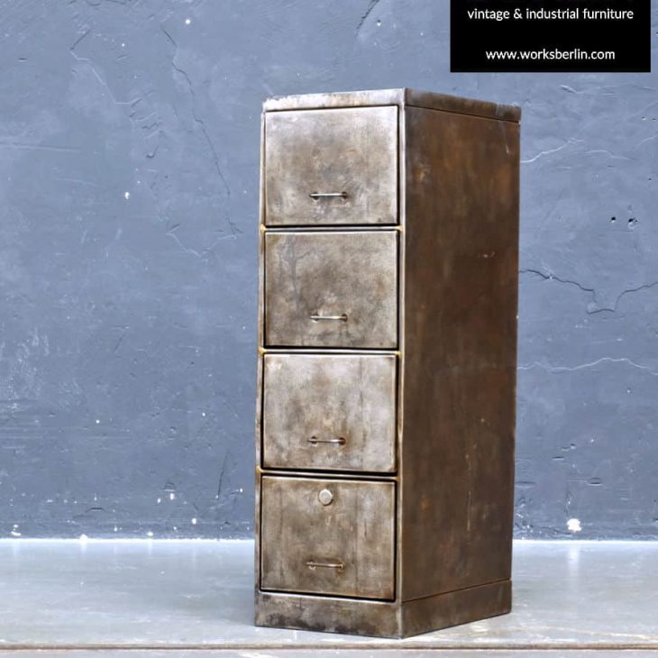 Vintage industrieregal no. 144..........arztvitrine, industrielle