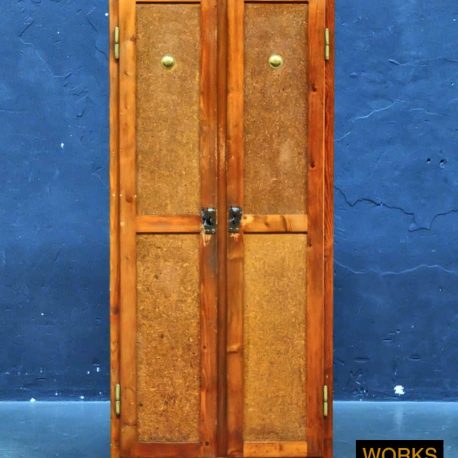 Vintage Holzspind - vintage Fabrik Spind mit zwei Türen @ worksberlin.com