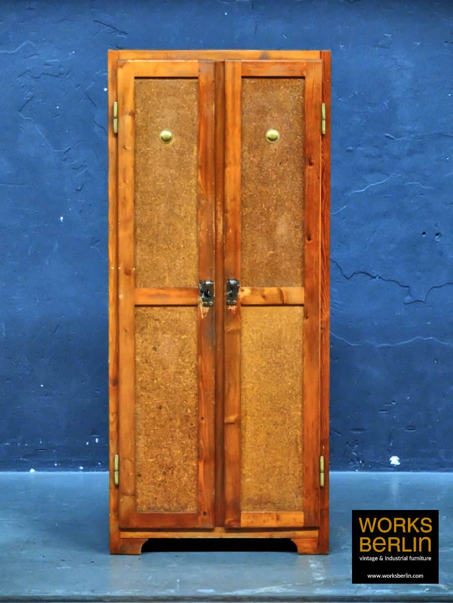 Vintage Holzspind - vintage Fabrik-Spind mit zwei Türen