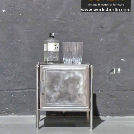 Industriemöbel: Regal vintage aus Metall, Industrie Design Möbel