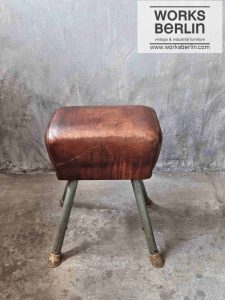 Sprungbock alt kaufen bei works berlin