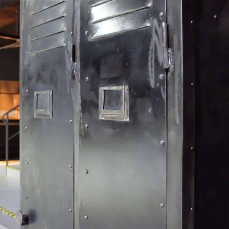 schrank aus metall industrial style kaufen alt