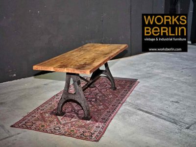 Fabriktisch aus Eiche