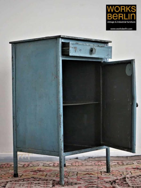 metallschrank vintage