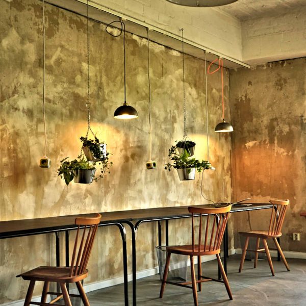 Coworking einrichten: industrial bauhaus tische