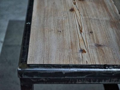 detailbild massiver esstisch industrial