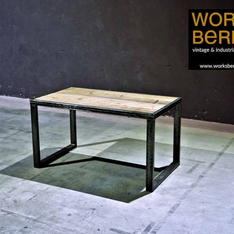 Industrial Esstisch aus Stahl und Holz - Industriemöbel mit Stil jetzt