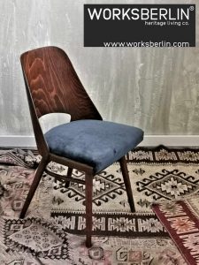 Restaurierte Stühle von Oswald Haerdtl für TON Industriemöbel