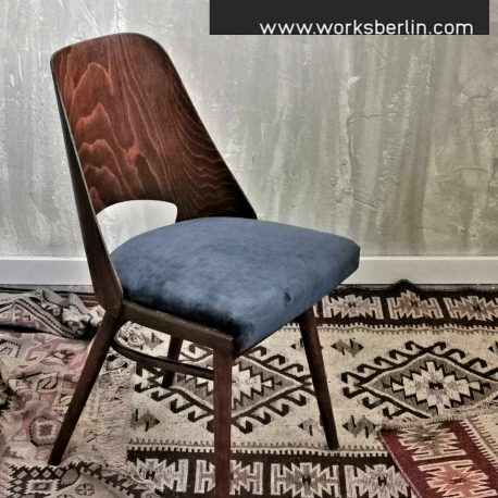 Restaurierte Stühle von Oswald Haerdtl für TON Industriemöbel