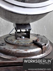 industrielampen - Detailbild Fuß vintage Scheinwerfer