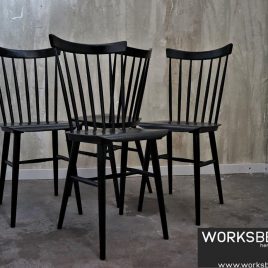 Industriemöbel Schwarze vintage Holzstühle TON Möbel Ironica Stühle