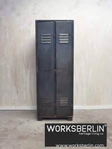 vintage metallschrank alt