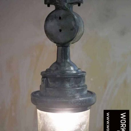 Onlineshop für industrielle Leuchten - Bunkerlampe aus Aluminium