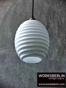 Vintage Pendelleuchte weiß opal glas