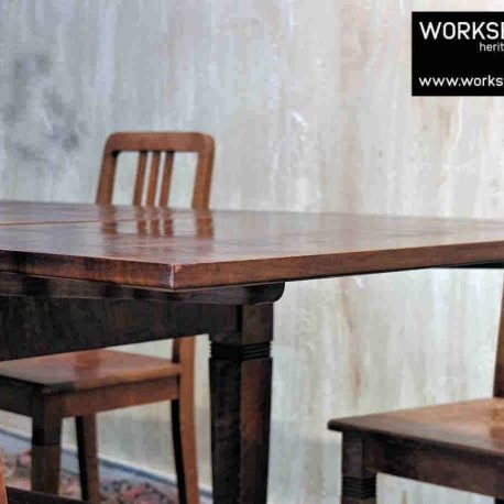 vintage extendable table from a german pub