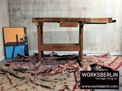 vintage werkbank aus holz mit Schublade