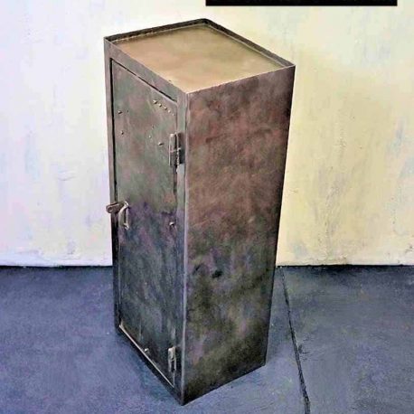 Vintage Werkstattschrank aus Metall Onlineshop
