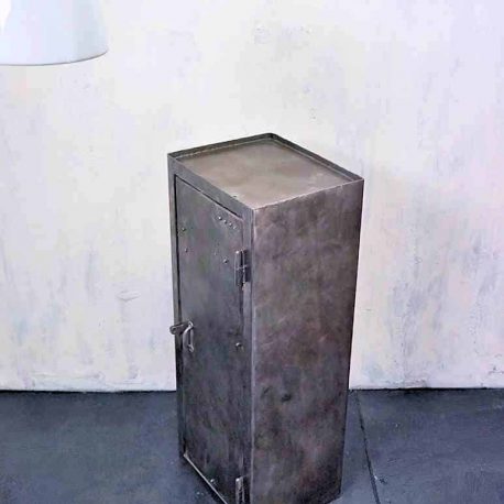 industrieller barschrank aktenschrank stahl metall vintage werkstattschrank